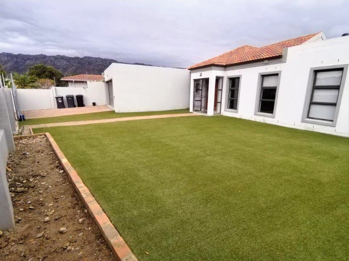 Luxury Living in Fairview Golf Estate — photo 2 of 37