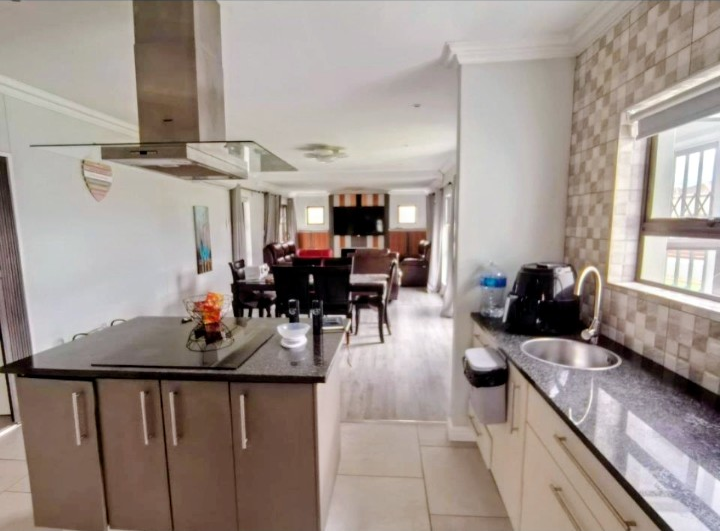 Luxury Living in Fairview Golf Estate — photo 5 of 37