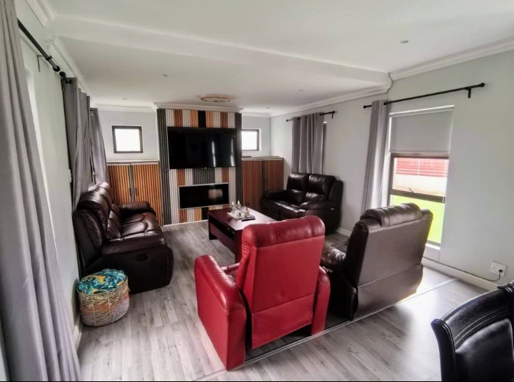 Luxury Living in Fairview Golf Estate — photo 8 of 37