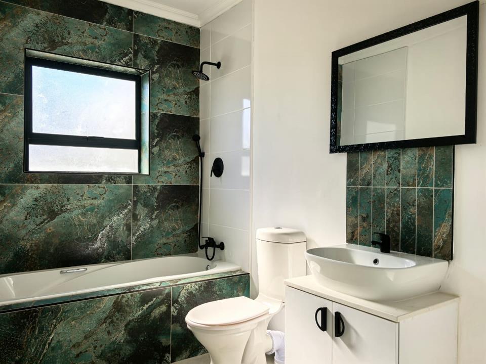 Newly Built 3 Bedroom Family Home in Croydon — photo 10 of 20