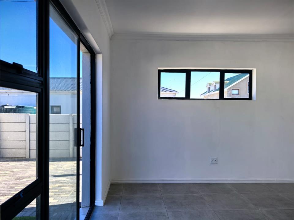Newly Built 3 Bedroom Family Home in Croydon — photo 15 of 20