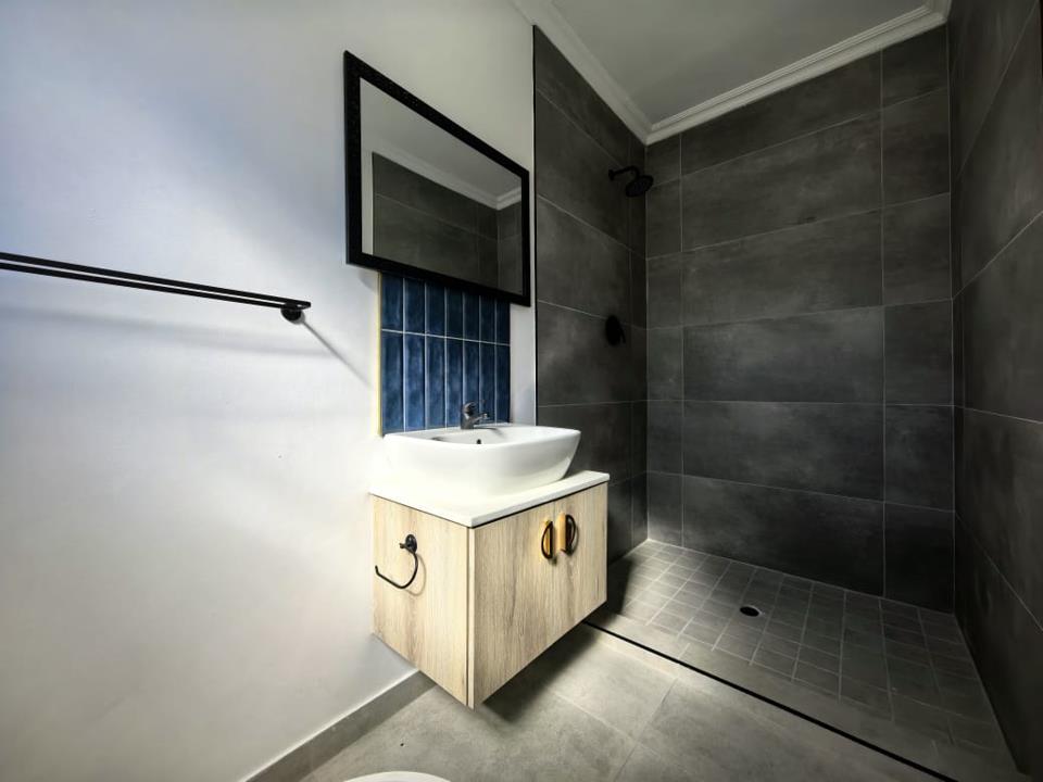 Newly Built 3 Bedroom Family Home in Croydon — photo 17 of 20