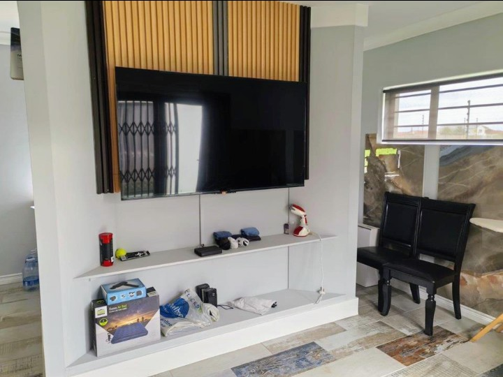 Luxury Living in Fairview Golf Estate — photo 25 of 37