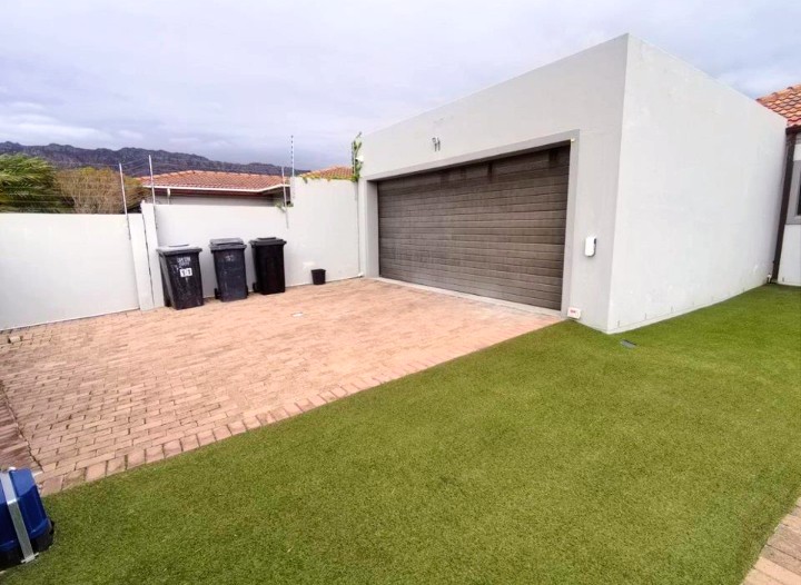 Luxury Living in Fairview Golf Estate — photo 32 of 37